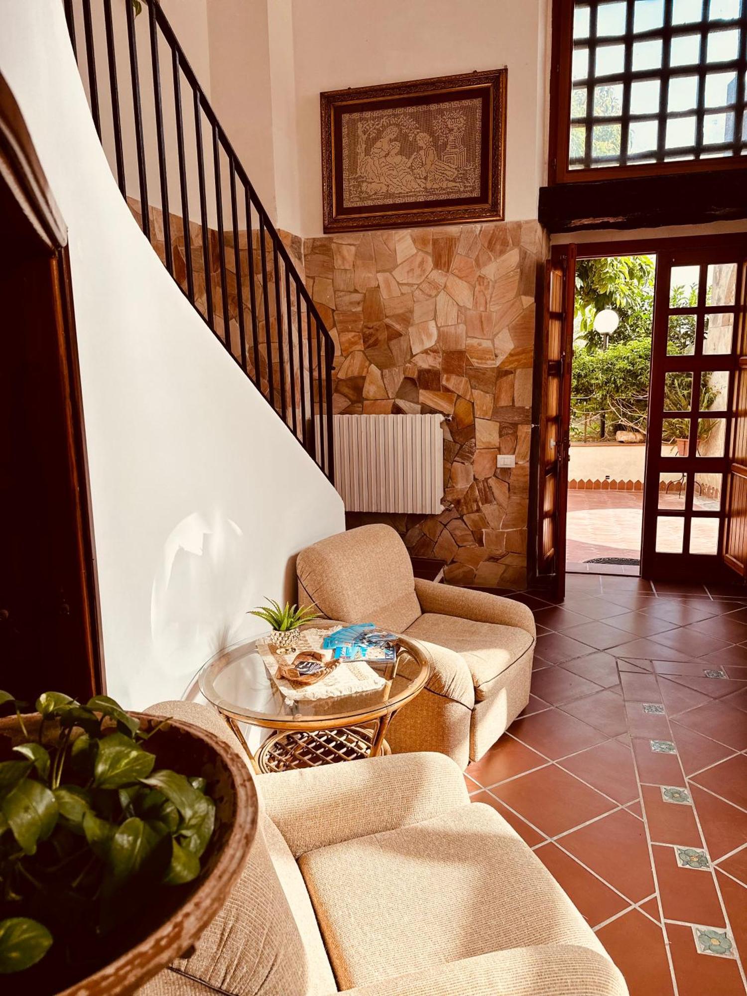 Villa Tiche チェファル エクステリア 写真